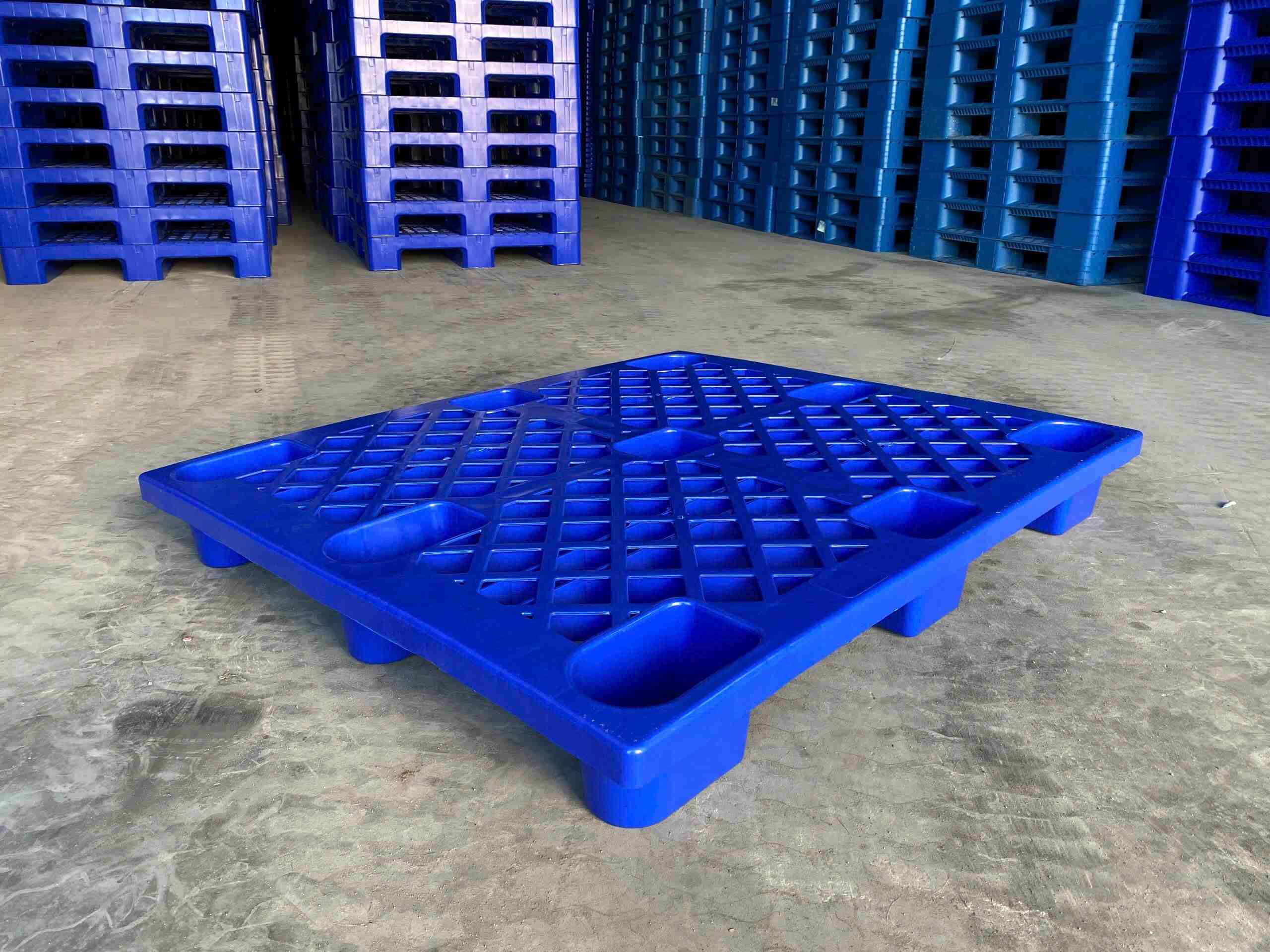 pallet-nhua-pho-bien-4