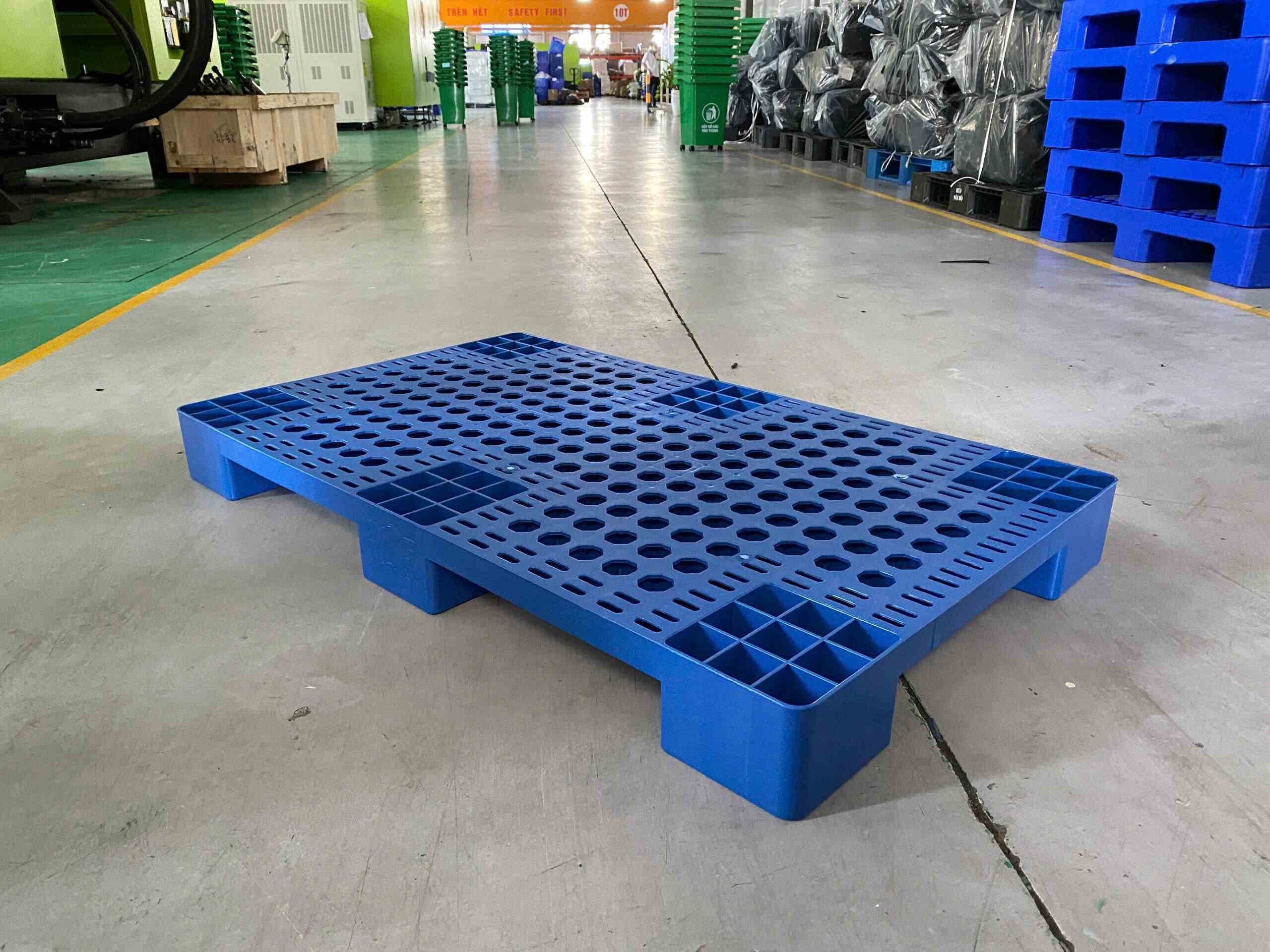 pallet-nhua-pho-bien-5